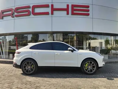 Porsche Cayenne Hybrid 2020, 63000 км, за 54148.45 USD - фото 17