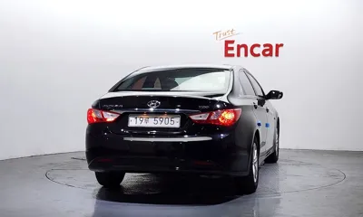 Hyundai Sonata 2010, 200459 км, за 1652.57 USD