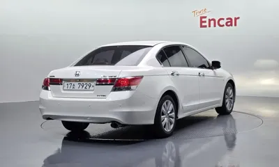 Honda Accord 2011, 127149 км, за 2912.06 USD