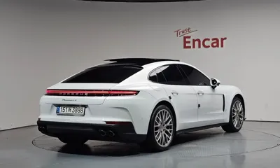 Porsche Panamera 2024, 24527 км, за 108960.22 USD