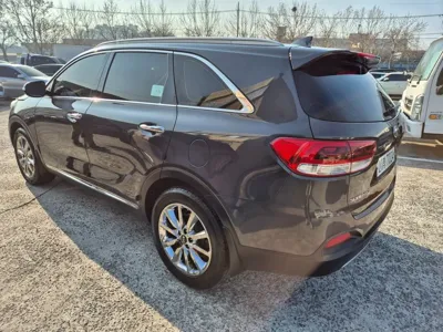 Kia Sorento 2017, 104000 км, за 9189.97 USD