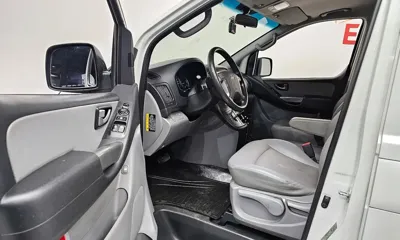 Hyundai Starex 2017, 68062 км, за 8008.4 USD - фото 11
