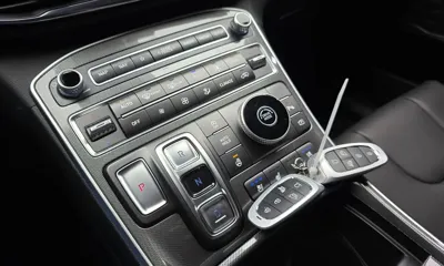 Hyundai Santafe 2022, 31318 км, за 16393.46 USD - фото 9