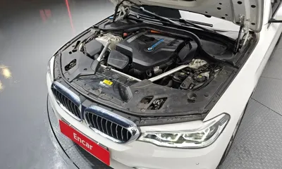 BMW 5-Series 2020, 81420 км, за 17657.87 USD - фото 6
