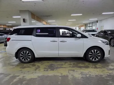 Kia Canival 2015, 134182 км, за 4683.84 USD