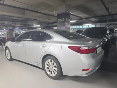 Lexus ES 2013, 244964 км, за 6058.64 USD
