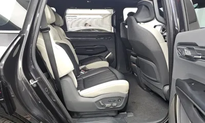 Kia EV9 2024, 53235 км, за 41348.3 USD - фото 12
