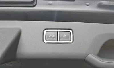 Kia EV9 2024, 53235 км, за 41348.3 USD - фото 28