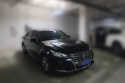 Toyota Crown 2015, 113900 км, за 17314 USD