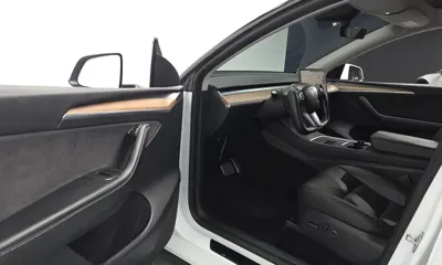 Tesla Model Y 2023, 53410 км, за 24702.58 USD - фото 12