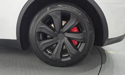 Tesla Model Y 2023, 53410 км, за 24702.58 USD - фото 22