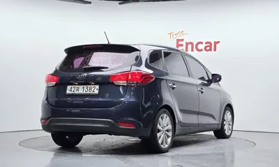 Kia Carens 2014, 140372 км, за 2974.62 USD