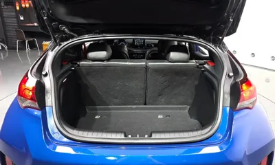 Hyundai Veloster 2018, 121478 км, за 5798.05 USD - фото 20