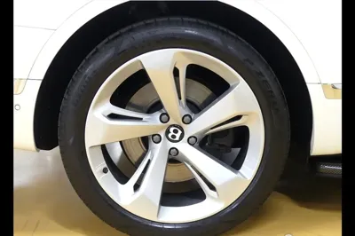 Bentley Bentayga 2017, 64700 км, за 77524.47 USD