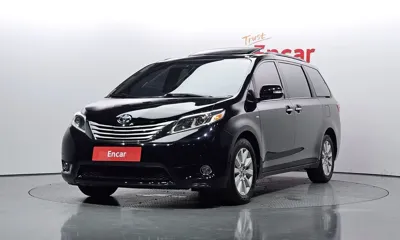 Toyota Sienna · 2017 год