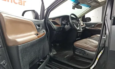 Toyota Sienna 2017, 87921 км, за 14115.86 USD - фото 10