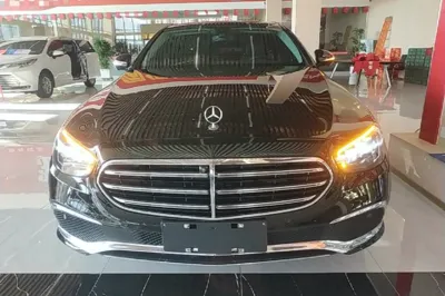 Mercedes-Benz E-Class 2022, 77800 км, за 42171 USD