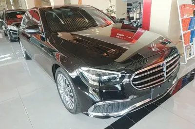 Mercedes-Benz E-Class 2022, 77800 км, за 42171 USD