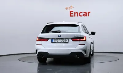 BMW 3-Series 2022, 45849 км, за 23727.48 USD