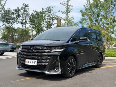 Toyota Vellfire · 2025 год