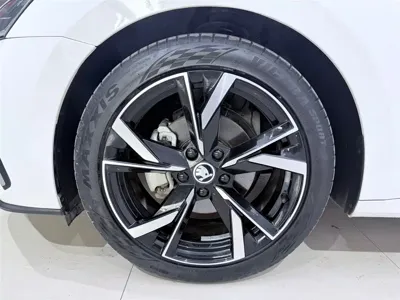 Skoda Octavia 2023, 27000 км, за 22457.51 USD - фото 19