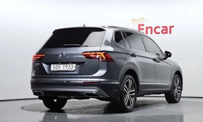 Volkswagen Tiguan 2018, 81565 км, за 15130.49 USD
