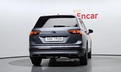 Volkswagen Tiguan 2018, 81565 км, за 15130.49 USD