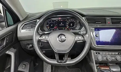 Volkswagen Tiguan 2018, 81565 км, за 15032.17 USD - фото 13