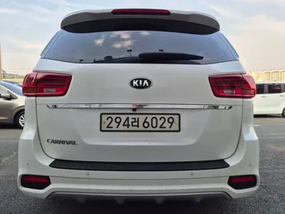 Kia Canival 2019, 98160 км, за 11093.61 USD