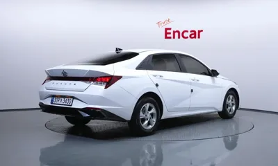 Hyundai Avante 2022, 136923 км, за 7877.12 USD