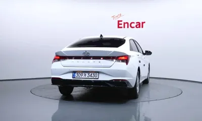Hyundai Avante 2022, 136923 км, за 7877.12 USD