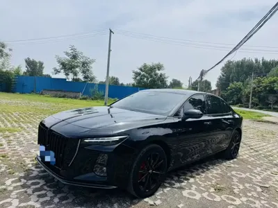 Hongqi Hongqi H5 · 2025 год