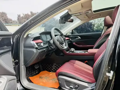 Hongqi Hongqi H5 2025, 3000 км, за 16110.57 USD