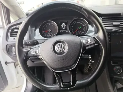 Volkswagen Golf 2019, 73400 км, за 8233.8 USD