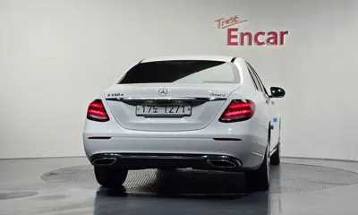 Mercedes-Benz E-Class 2018, 90672 км, за 16887.4 USD