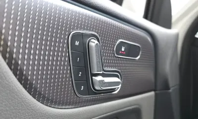 Mercedes-Benz EQB 2024, 33980 км, за 27692.9 USD - фото 9