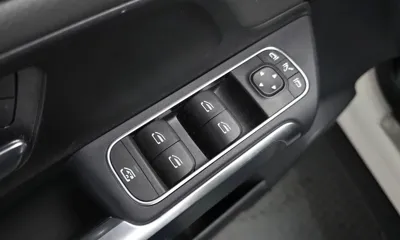 Mercedes-Benz EQB 2024, 33980 км, за 27692.9 USD - фото 19