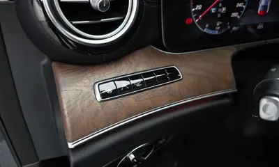 Mercedes-Benz E-Class 2019, 109449 км, за 14637.02 USD - фото 19
