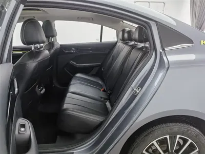 Roewe i5