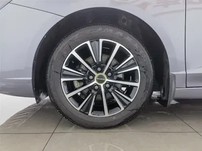 Roewe i5