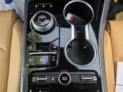 Kia K5 2023, 28078 км, за 16410.66 USD - фото 9