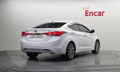 Hyundai Avante 2014, 109985 км, за 2973.24 USD