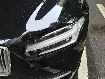 Volvo XC90 2017, 107100 км, за 17509.96 USD