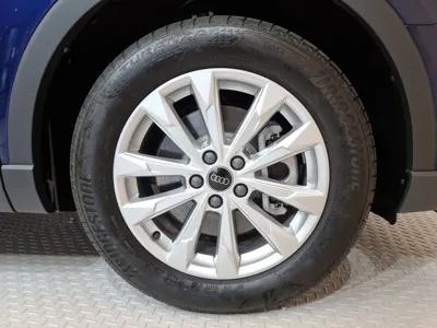 Audi Q3 2025, 1495 км, за 27569.91 USD