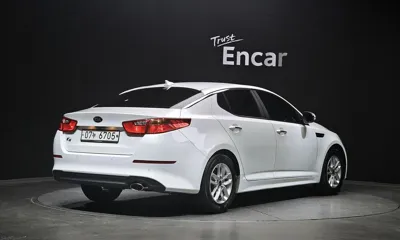 Kia K5 2015, 123038 км, за 4680.49 USD