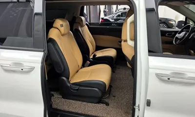 Kia Canival 2023, 29872 км, за 18169.8 USD - фото 12