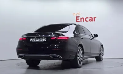 Mercedes-Benz E-Class 2023, 60585 км, за 29005.61 USD