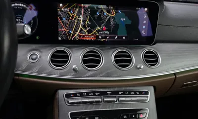 Mercedes-Benz E-Class 2023, 60585 км, за 29005.61 USD - фото 14