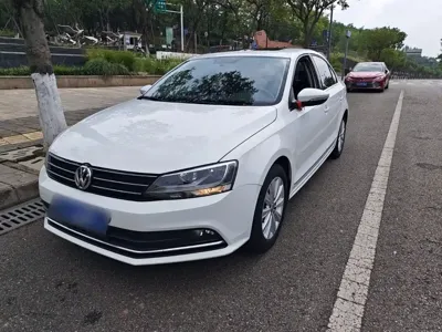 Volkswagen Sagitar · 2015 год