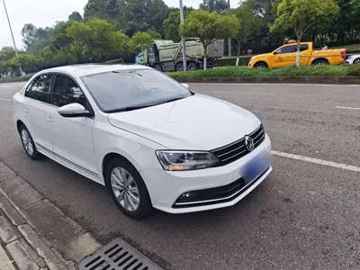 Volkswagen Sagitar 2015, 96199 км, за 3707.99 USD
